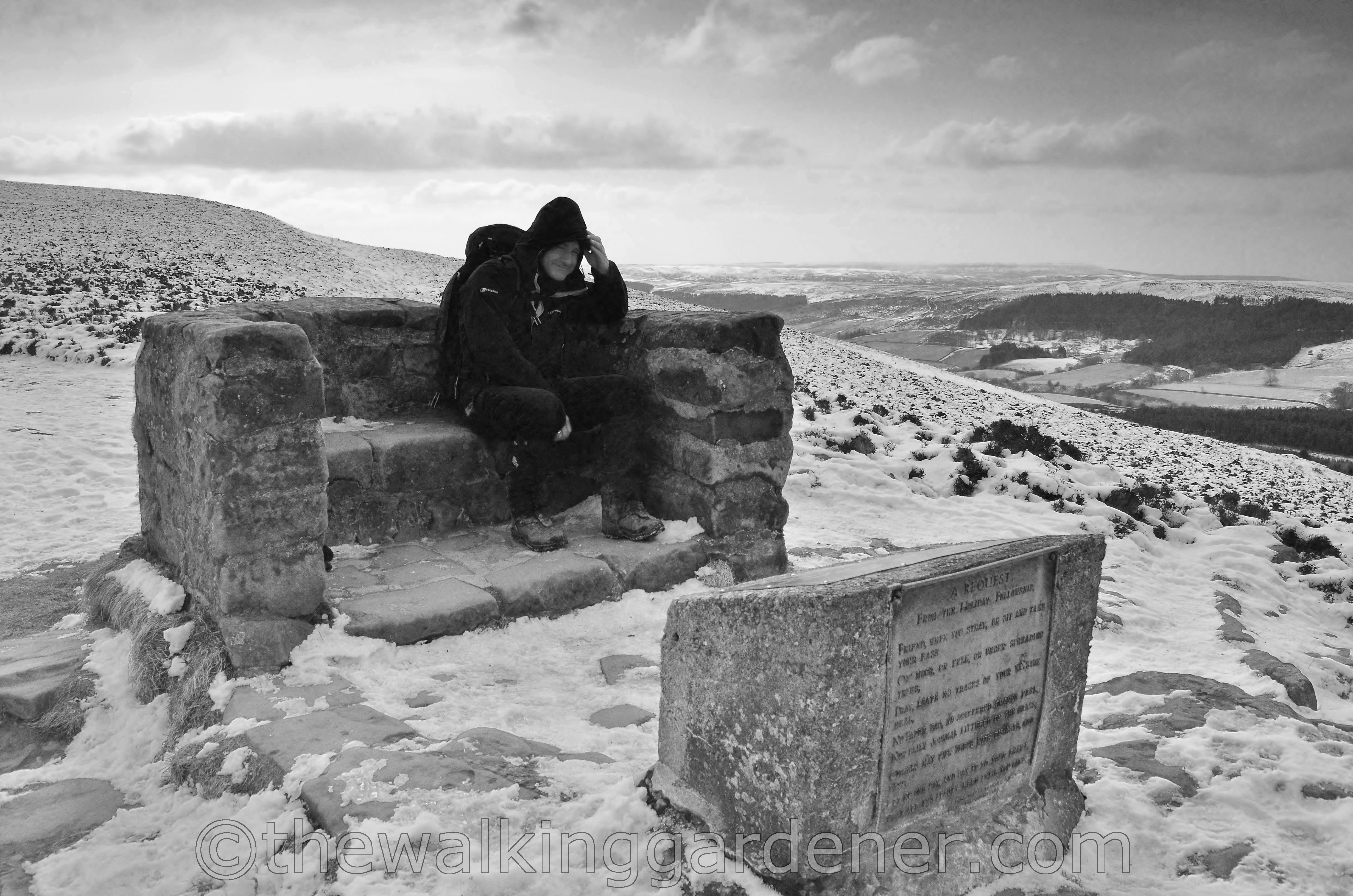 Alec Falconer memorial (2)